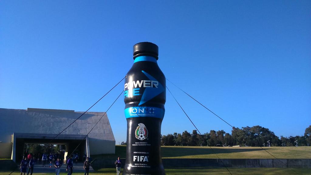 Primacia_mx's tweet photo. Carrera 💪
Presentes con #Powerade &amp; #CielExprim 
#ExperienciasDeMarca #Primacía 😎 https://t.co/mNliO83tSa