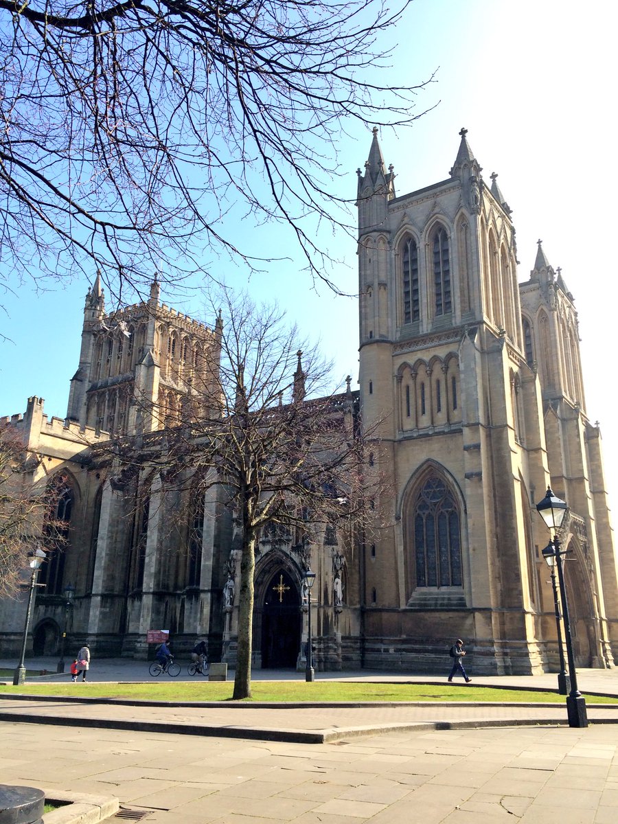 tweetlocalpages's tweet photo. Here's why we #love #bristol so much! #sunny #sunday #march #spring #weekend https://t.co/maANrSj73n