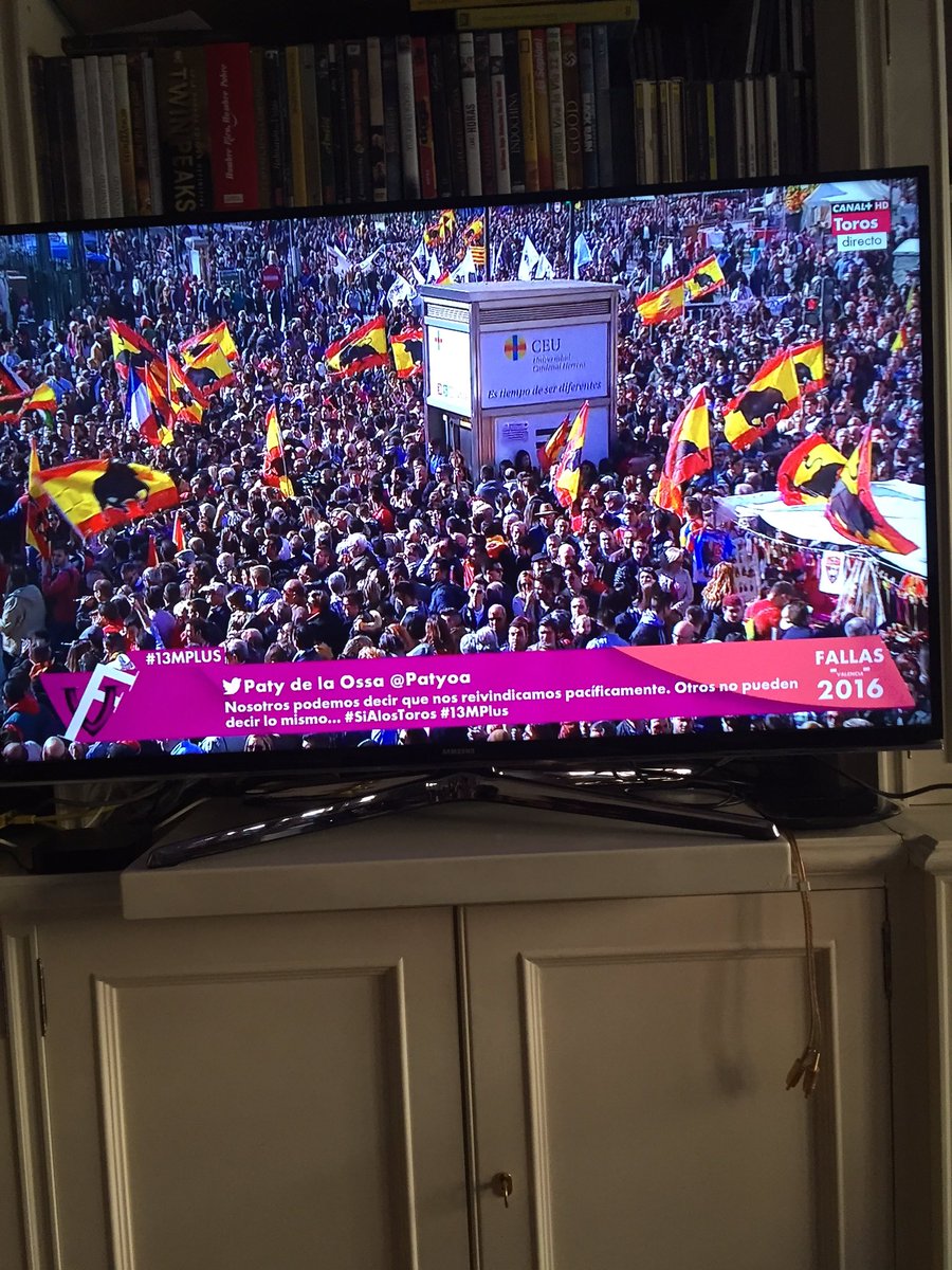 Patyoa's tweet photo. IMPRESIONANTE; no se cabe!!! #13MValencia no puede estar más claro! https://t.co/IozfYj9lNa
