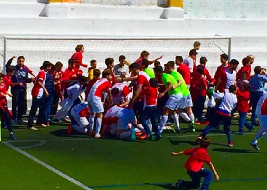 Pakito_mc's tweet photo. Espectacular el trabajo del equipo hoy, este es el único camino. spectacular también la afición.Vamos @CAAntoniano ! https://t.co/EO3xOecH5I