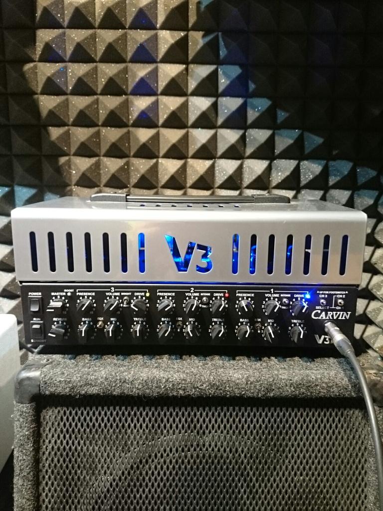 GuitarsBnj's tweet photo. @CarvinAmps #v3m became parte of #bnjguitars #guitar @MOVGuitars https://t.co/7bNxdU1mVd
