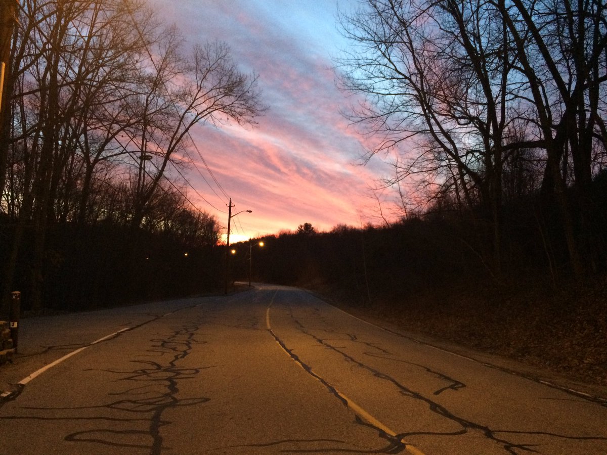 FRCTeam4929's tweet photo. Day Three!!!! Who doesn't like a little sunrise with their robots!!! https://t.co/ypj9oEpypS