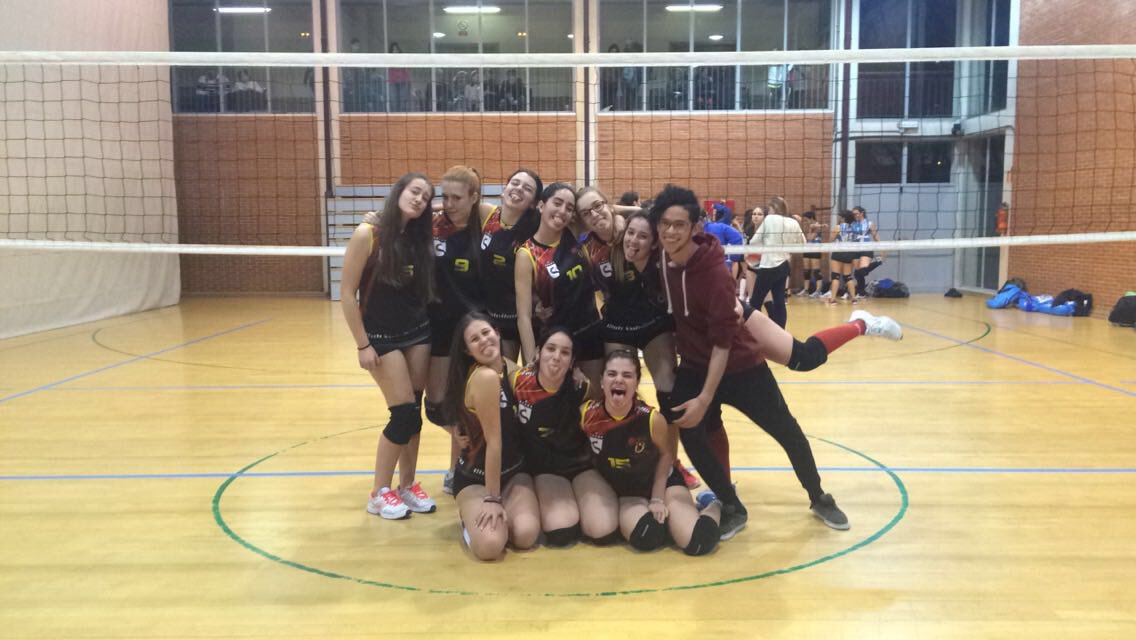 voleysanse's tweet photo. #juvCvs vence 2-0 y #juvBcvs de @JoelPF22 hace lo propio con un contundente 3-0! #VamosCVS https://t.co/HruNxViuBa