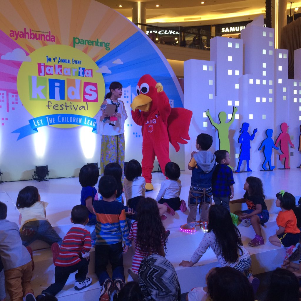 "Tyt sering main gadet tdk baik, makanya ada Super Lang yg ajak Bagas&amp;Caca main di luar," kata Kak Raras 
<a href="/caplangID/">Keluarga CapLang</a>