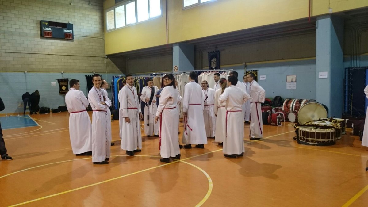 lacolumnazgz's tweet photo. Momentos antes de empezar el concurso.#SemanaSantaZgz #VamosColumna # PasionZgz https://t.co/FQnTp7bEyC