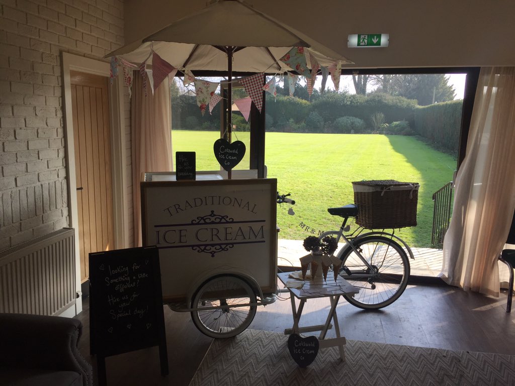 CIcecreamco's tweet photo. All set up for the @StonehouseCourt wedding show...  Brides to be, come &amp; take a look 🍦🍦🍦🍦#vintage #wedding https://t.co/mQxkhANJsA