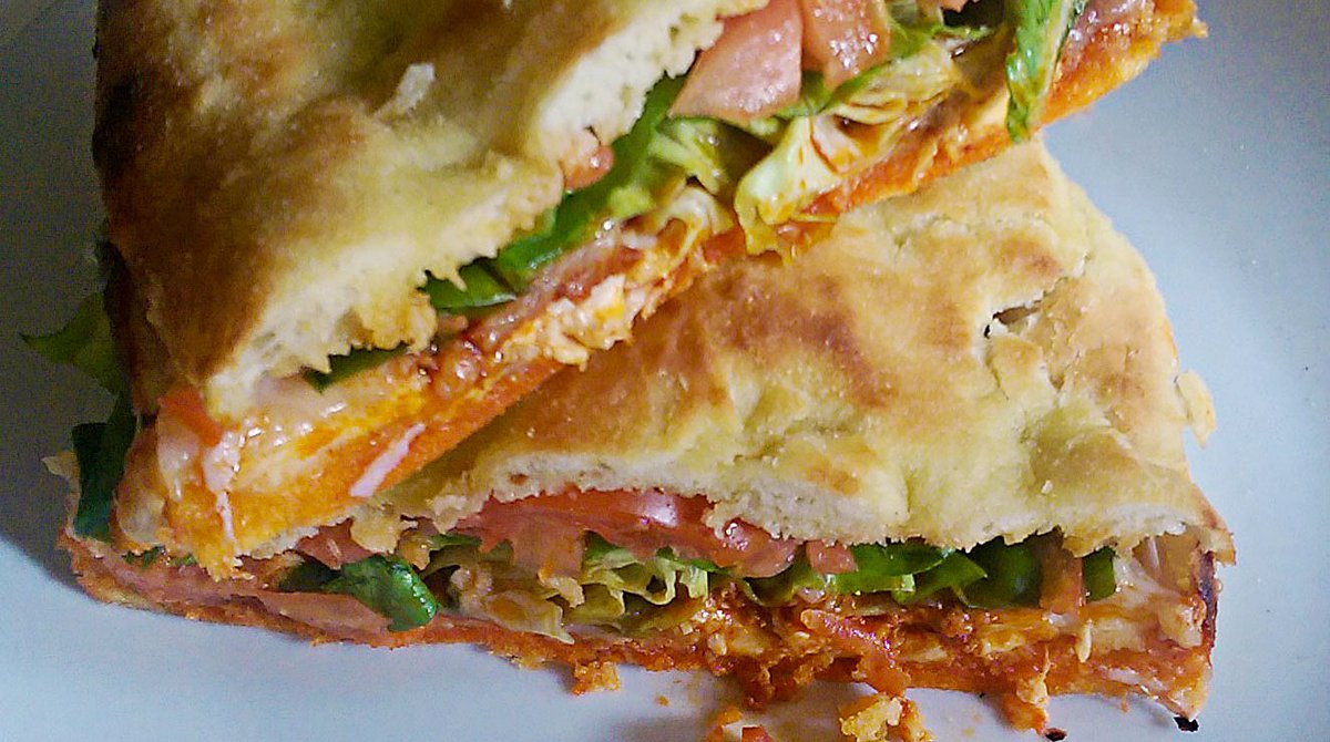 Pizzabo_it's tweet photo. #adomicilio con #pizzabo 😋 https://t.co/j0HRebfEyI