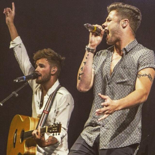 TomclayUpdates's tweet photo. Missing my faves @TomMannMusic &amp; @BarclayBeales #Tomclay 💗❣💜💛💗💕 https://t.co/OxtkWKPF4C