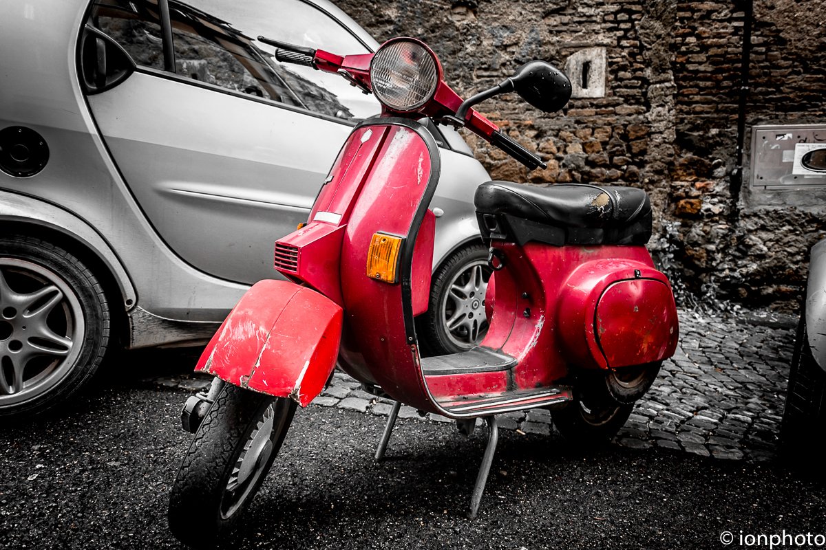 ionphotography's tweet photo. #Old #Vespa #Red #Italy #Rome #Quick #nikon #d7100 #Lightroom #Apple https://t.co/qSwZgAQPWT