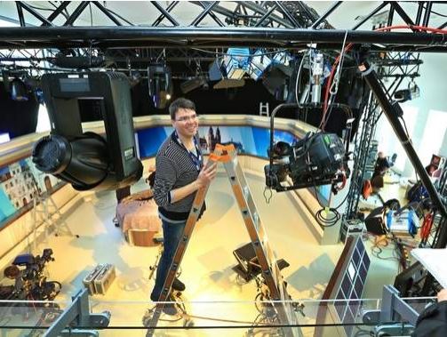 Heute TV-Studio, morgen wieder Landtag. Und wählen kann man ihn seit 8 Uhr ;-) #ltwlsa

volksstimme.de/sachsen-anhalt…