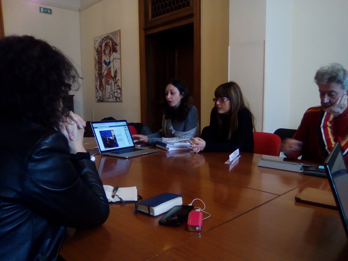 BePinkBeDigital's tweet photo. Editare immagini con Photoshop rendendole "emozionali" per una Fb Ads. Lo spiega @lucianalato al #PinkDigitalTa https://t.co/PQeyHZtbEj