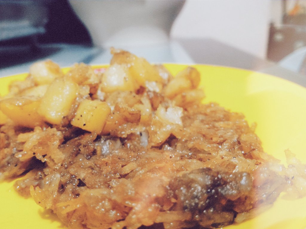 aldsdelram's tweet photo. Walang makain. Napagkadiskitahan yung mga patatas. Haha 🐒 #foodporn kunwari. #famewhore #ksp #taplike #haha #potato https://t.co/qvS7IHuHLr