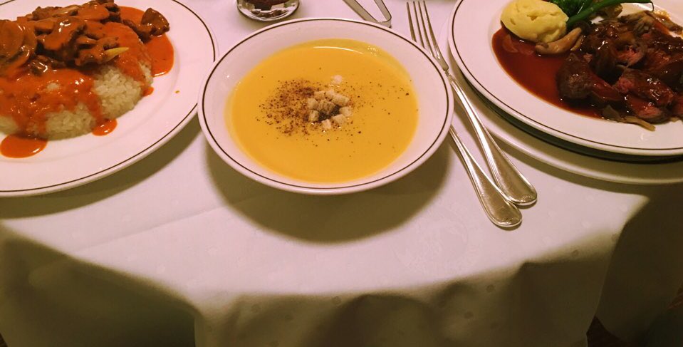 혼자 먹는 룸서비스!!!! 
어제도 혼자 3개 먹었는데 
오늘도 혼자 먹방 도전!!!! 
cj-