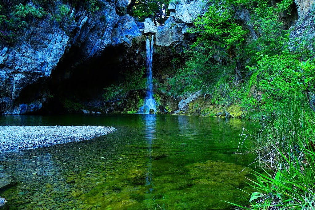explore_evia's tweet photo. #trekking day final stop the #waterfalls of #drimona #evia #island #Greece #nature #river https://t.co/sXtV3kX6ou