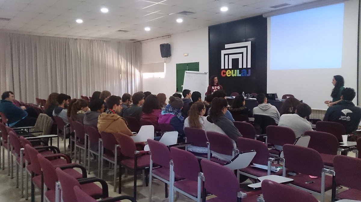 ceuma_'s tweet photo. Y seguimos con la charla de representación exterior #JdFCEUMA https://t.co/R7Bens7y54
