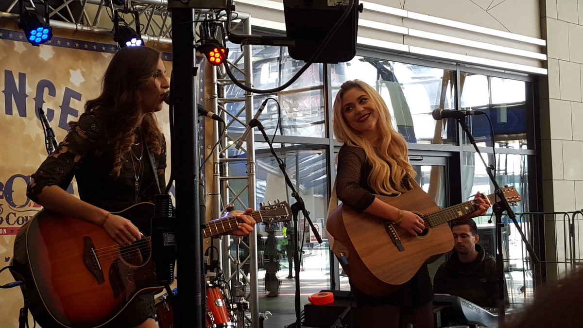 aphex2020's tweet photo. @darlinemusic great set @C2Cfestival today. Please come to play in the north east soon! https://t.co/B3rxn3eW18