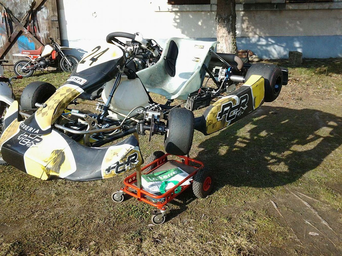 rbdx45's tweet photo. Je vend mon karting rotax max pcr , contacter en mp #RT #Rotax  #karting https://t.co/qZBft5Z4AP