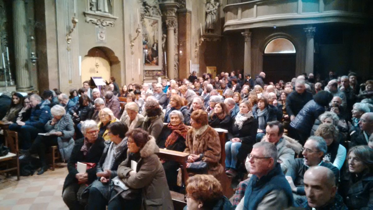 vivar's tweet photo. #montefano, la celebrazione con il #cardinalKasper. @alpairo_marquez https://t.co/uVvBodpNyd