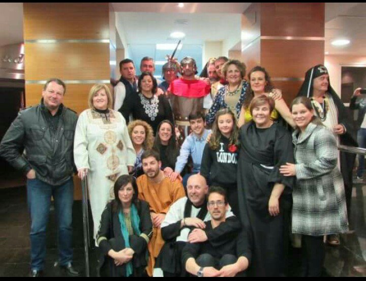 juanfeceuti's tweet photo. Ellos son Teace,un grupo de teatro de Ceutí que anoche representaron La Pasión.Estoy muy orgulloso de vosotros.👏👏 https://t.co/sZBIWZUgqz