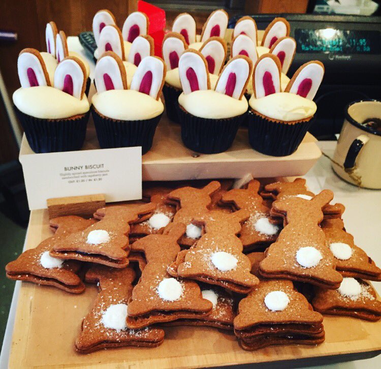 elJRobins's tweet photo. Now it feels like Easter 🐰🐣 @GAILsBakery #london #easter #cakes #bakery #soho #bunny #treats #food #biscuit https://t.co/pnTYP5jMlH