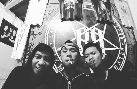 3 bujang siap tempur hahaha😂 @PaluSyndicate <a href="/reverse_silence/">REVERSE SILENCE</a> <a href="/JRuntuala/">Juple</a>