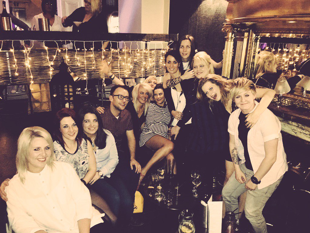 Lou57nge's tweet photo. Impromptu DT night at L57! Good to see ya girls! #Saturday nights! #friends https://t.co/Nf1wvRuFXb