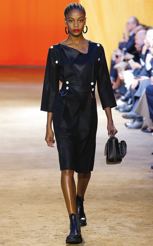 Nadhou's tweet photo. When it becomes trendy... #look23summer2016 #CELINE #africanhairstyle #cornrowsagain https://t.co/FG3Anj4eR7