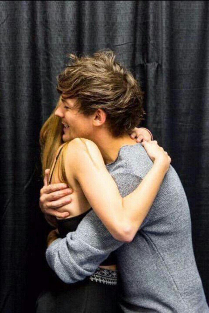 louisxcret's tweet photo. One day I'll hug you close and I won't never let you go ❤ @Louis_Tomlinson https://t.co/wWsS6hEitO
