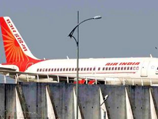 EconomicTimes's tweet image. Why is nobody talking about #AirIndia losses: #MohandasPai ow.ly/ZoI32