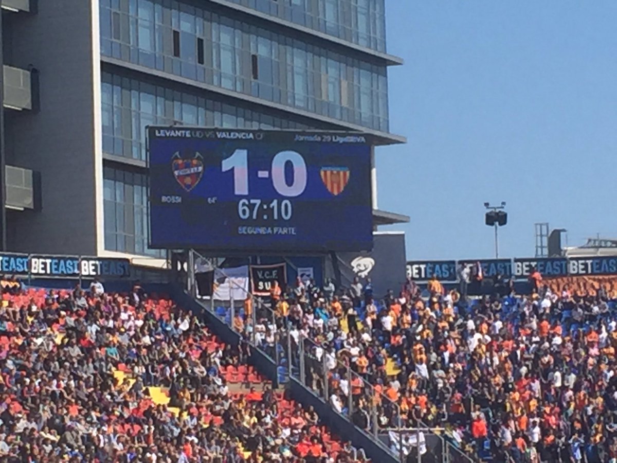 manoloalfo's tweet photo. Vamos Levante !!! 🔵🔴💪🏻🐸 https://t.co/HCJnJQrFOI
