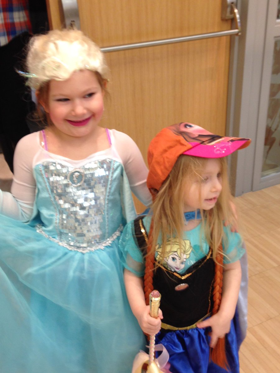 dhartman231's tweet photo. Everyone is having fun at the Pre School Purim Carnival at LBNORTH! Happy Adar Bet! @LeoBaeckDS https://t.co/pwmawfpNAl