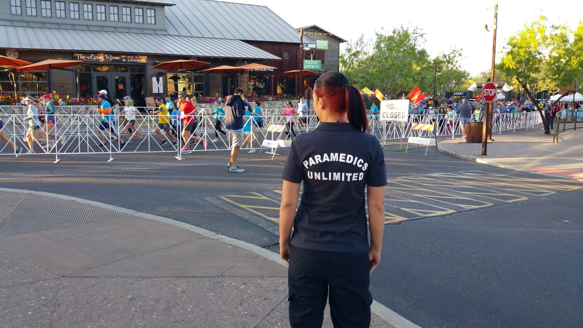 ParamedicsUnltd's tweet photo. Happy providing #ALSStandby at the #RunForRyanHouse #paramedicsunlimited #medics #paramedics #medicastandby https://t.co/76eEl2dsCM