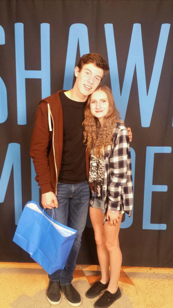 caeIynanne's tweet image. #2015Highlights going to shawn headlines and watching him open up for Taylor Swift ❤️
