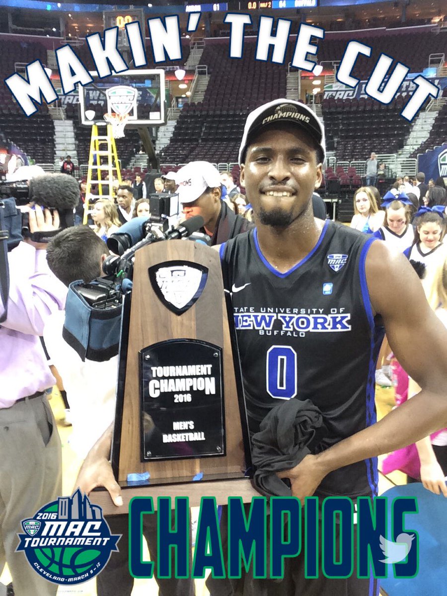 MACSports's tweet photo. ICYMI: @UBAthletics had a little fun with the #TwitterMirror last night. #HornsUp #MACtion https://t.co/de1LrynCK0