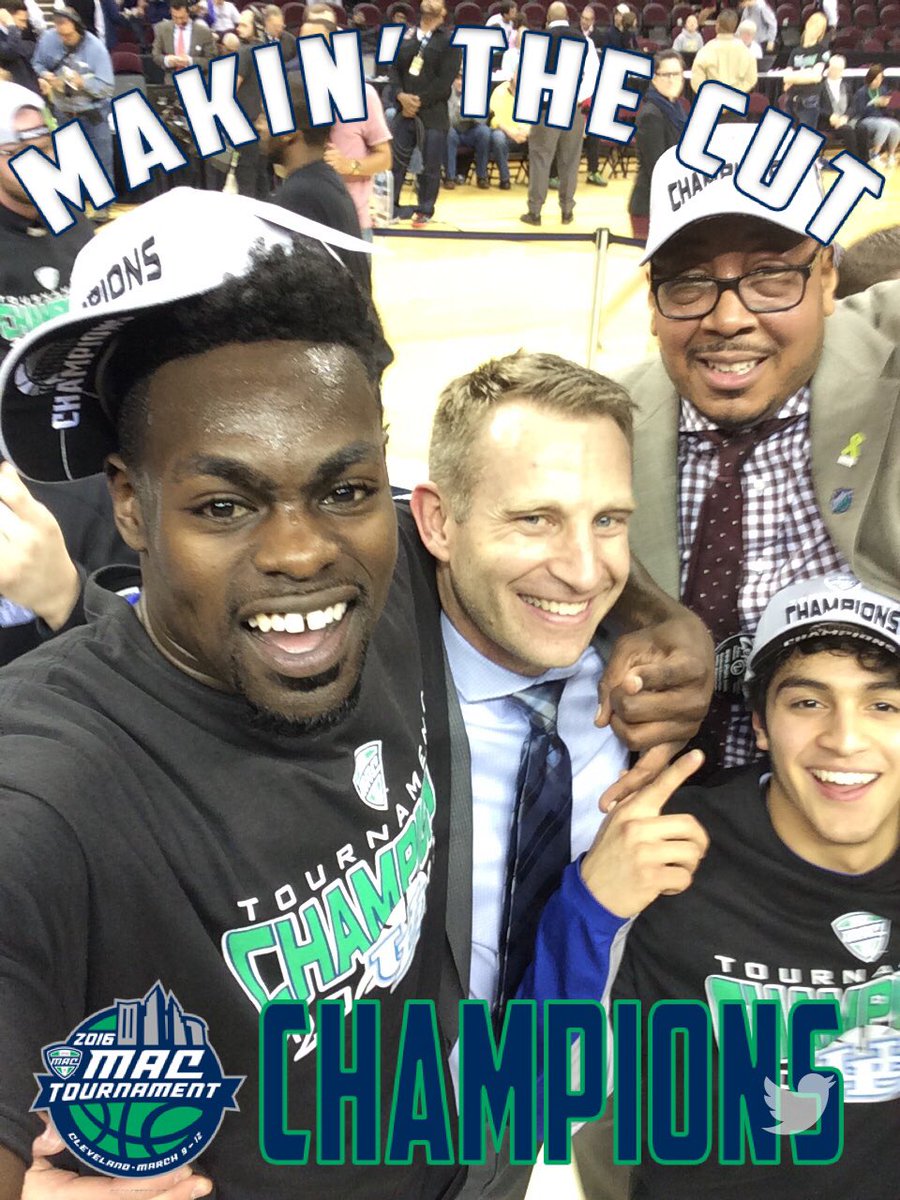 MACSports's tweet photo. ICYMI: @UBAthletics had a little fun with the #TwitterMirror last night. #HornsUp #MACtion https://t.co/de1LrynCK0