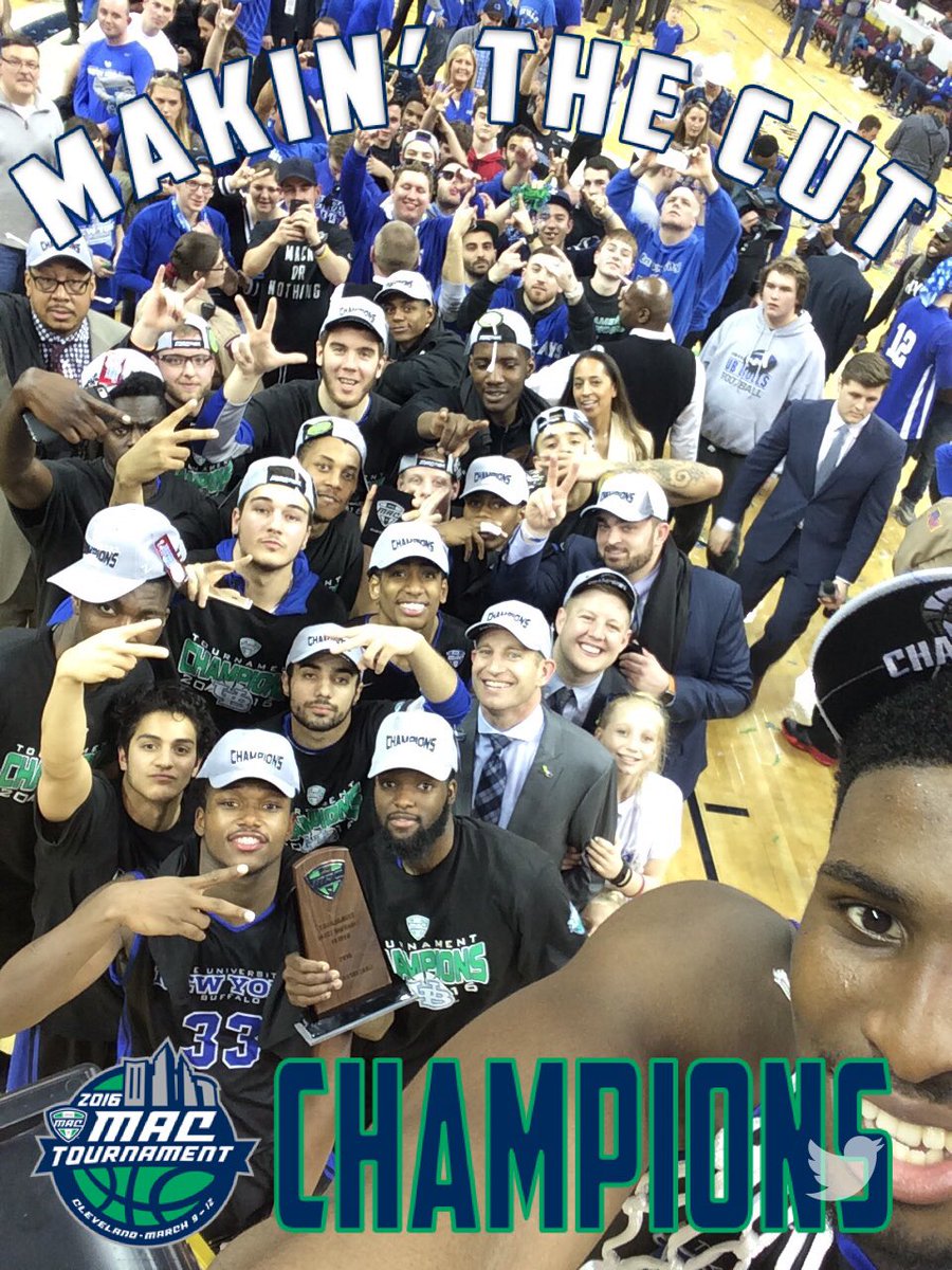 MACSports's tweet photo. ICYMI: @UBAthletics had a little fun with the #TwitterMirror last night. #HornsUp #MACtion https://t.co/de1LrynCK0