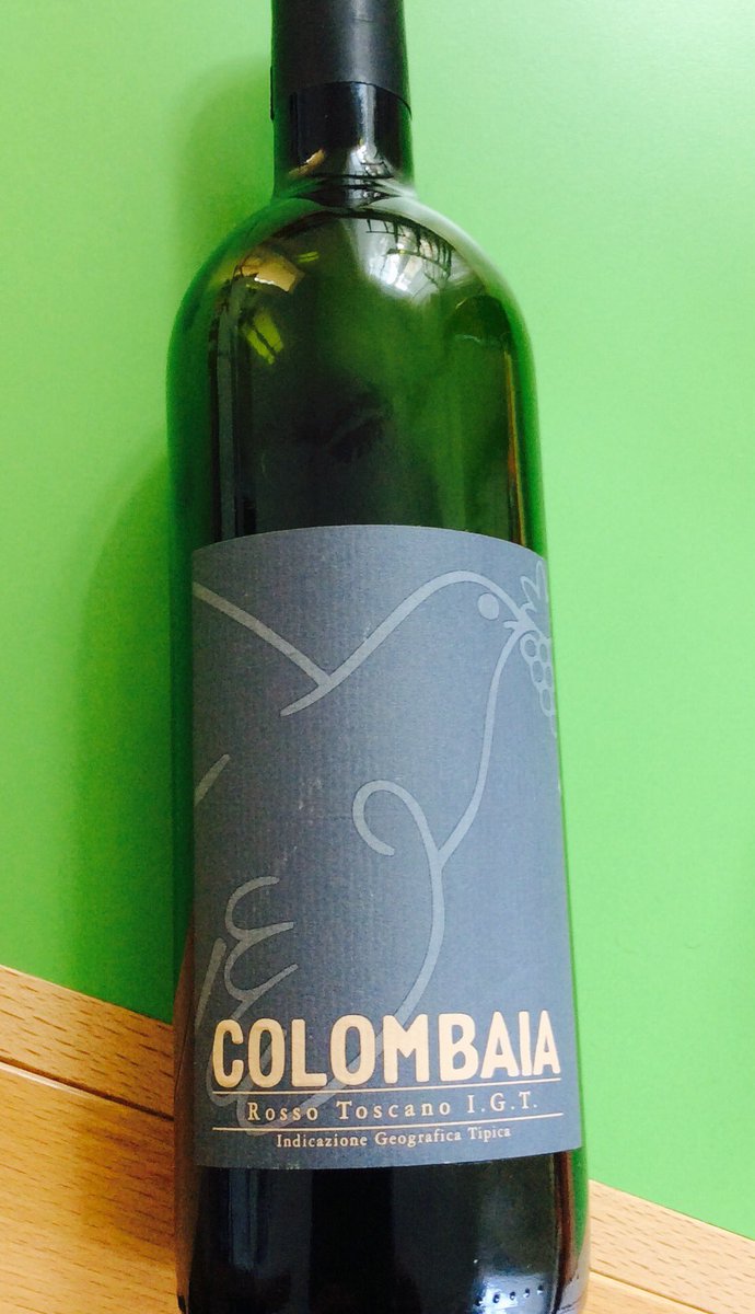 #vinnaturel #biodynamie
Cet excellent Rosso di Toscana des légendaires <a href="/colombaiavino/">Colombaia</a> s'embellit d'année en année