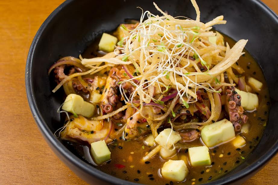 Barrazine's tweet photo. Lima RestoBar: a culinária peruana chega à Barra da Tijuca!  #LimaRestoBar #Gastronomia  https://t.co/QAuxgYdmTI https://t.co/CDc0FuB7yL