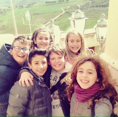 KawaiiLucry's tweet photo. I miei amici!❤️💜🎀 https://t.co/4z5y3sc1QB