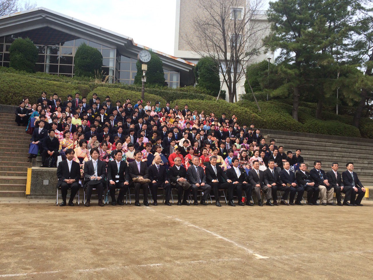 玉川大学体育会 今日は卒業式でした 卒業された4年生の先輩方 本当におめでとうございます 委員長として挨拶をさせて 頂きましたが 憧れの先輩方を 前に不安と寂しさで一杯でした これからも先輩方の活躍 玉川大学体育会 今日は卒業式でした 卒業された4年生の先輩方 本当におめでとうございます 委員長として挨拶をさせて 頂きましたが 憧れの先輩方を 前に不安と寂しさで一杯でした これからも先輩方の活躍
