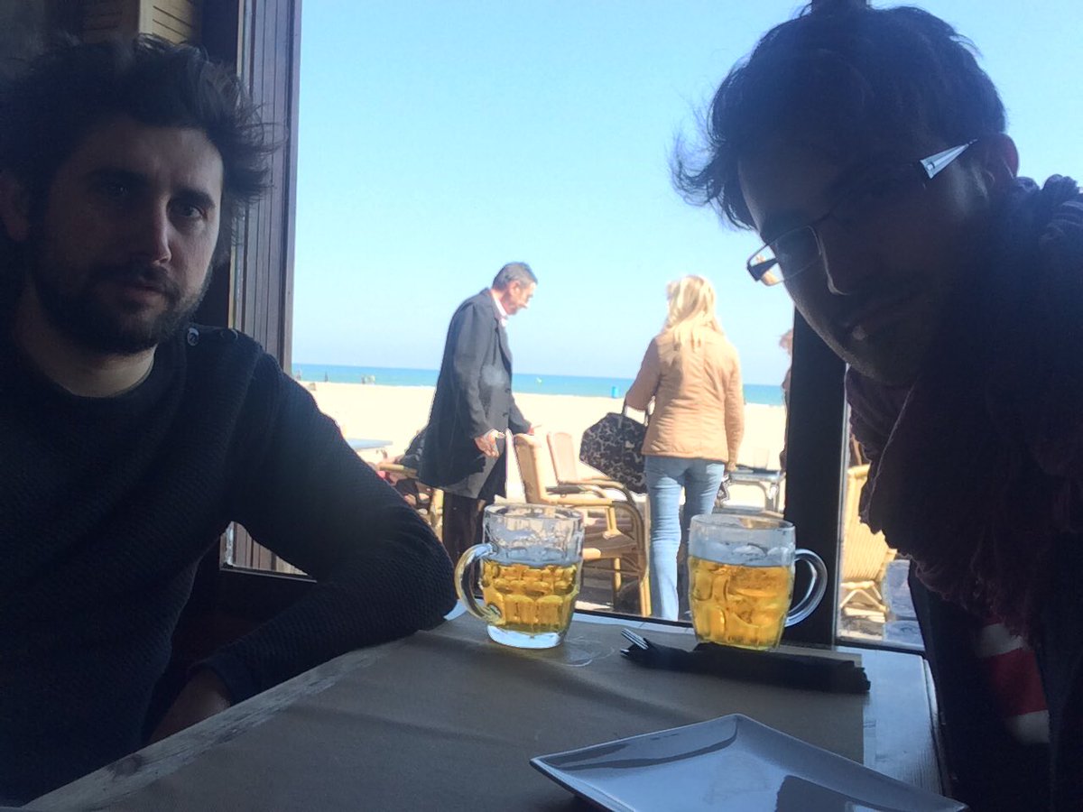 louisdorard's tweet image. Papisando por la playa con @MDBlast #papisconnect