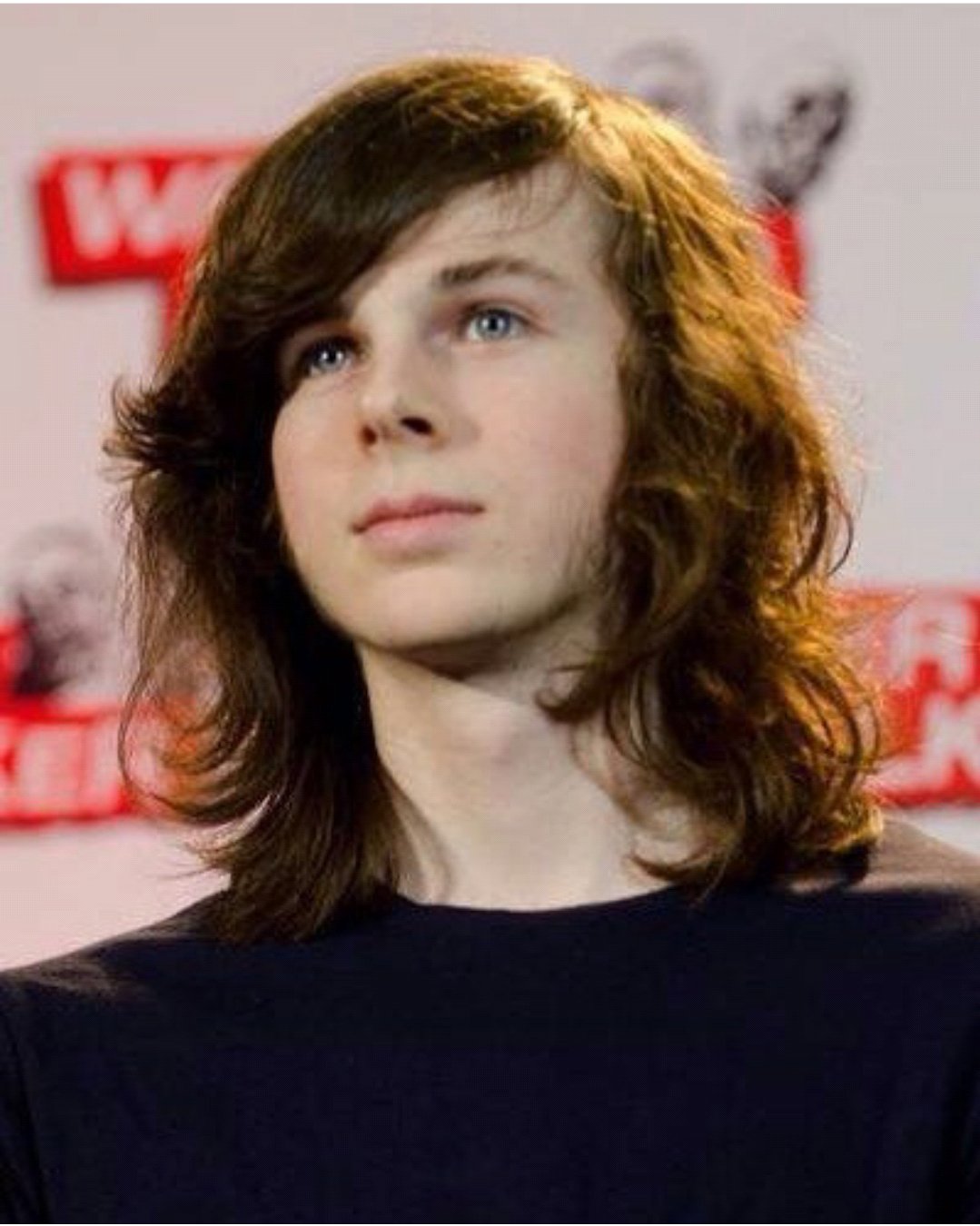 Chandler Riggs Chile on Twitter: "woow tiene el pelo muy largo, pero aun  asi se ve hermoso😍😌💫 @chandlerriggs https://t.co/6kn4LfQ1Dq" / Twitter