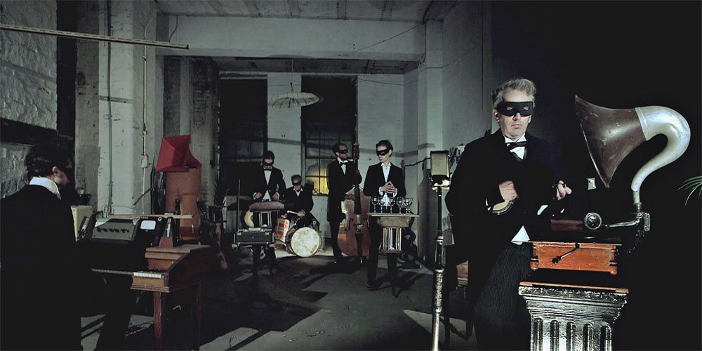 BBCRadio4's tweet photo. Splendid. New Order's 'Blue Monday' (which is 33 years old) played on instruments from 1933: https://t.co/LhbFCg1tlh https://t.co/vI9b9jlDP8