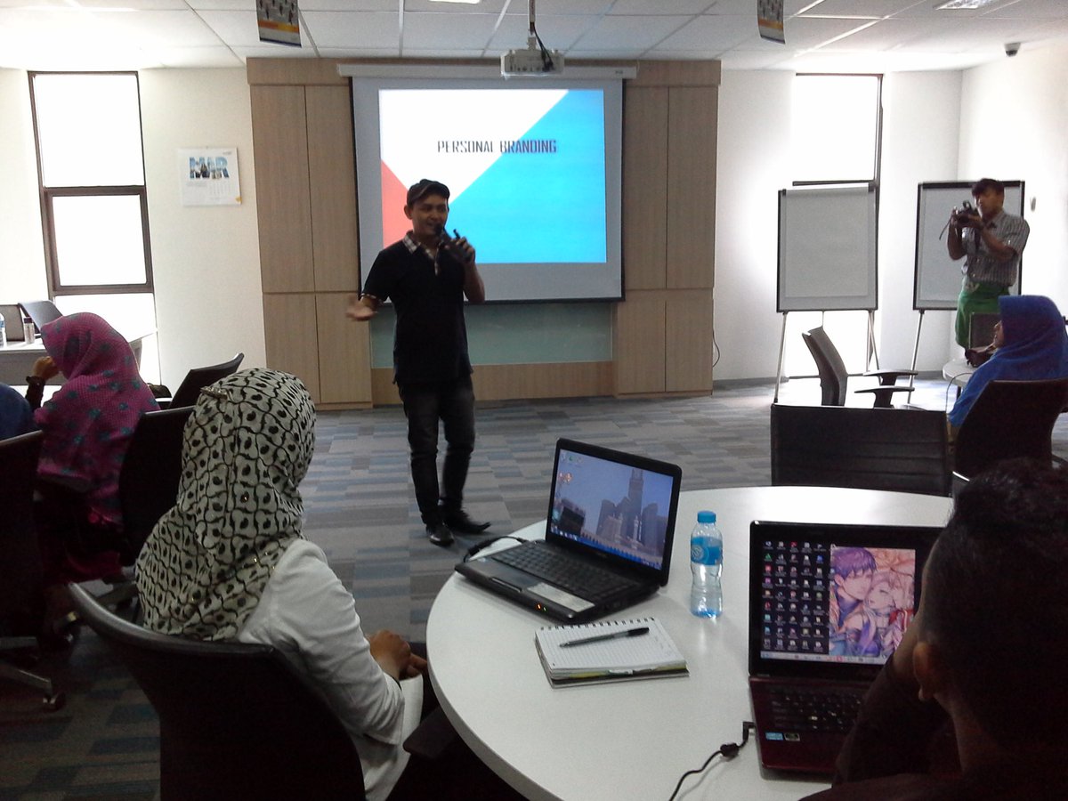 Jazakallah khoir kang <a href="/FachrezaFarhman/">Fachreza Farhman</a>...personal branding...ilmu yg luarbiasa...