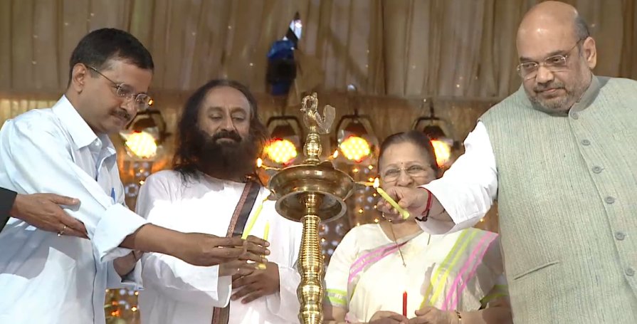 ArtofLiving's tweet photo. Lighting the lamp of 'Service' with dignitaries on the dias &amp; 3.5 million from 155 countries on #WCFDay3! https://t.co/Skq0Bkmhsg