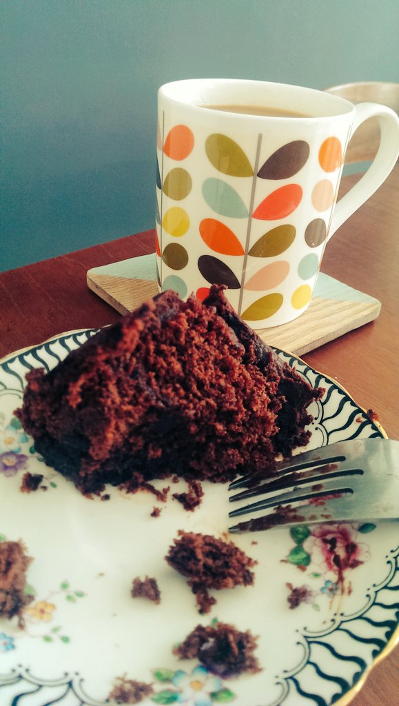 artatpont's tweet photo. Hey Mrs G @techatponthigh...thanks for your awesome chocolate cake recipe ...Happy Sunday!x https://t.co/GqMy4QChJW
