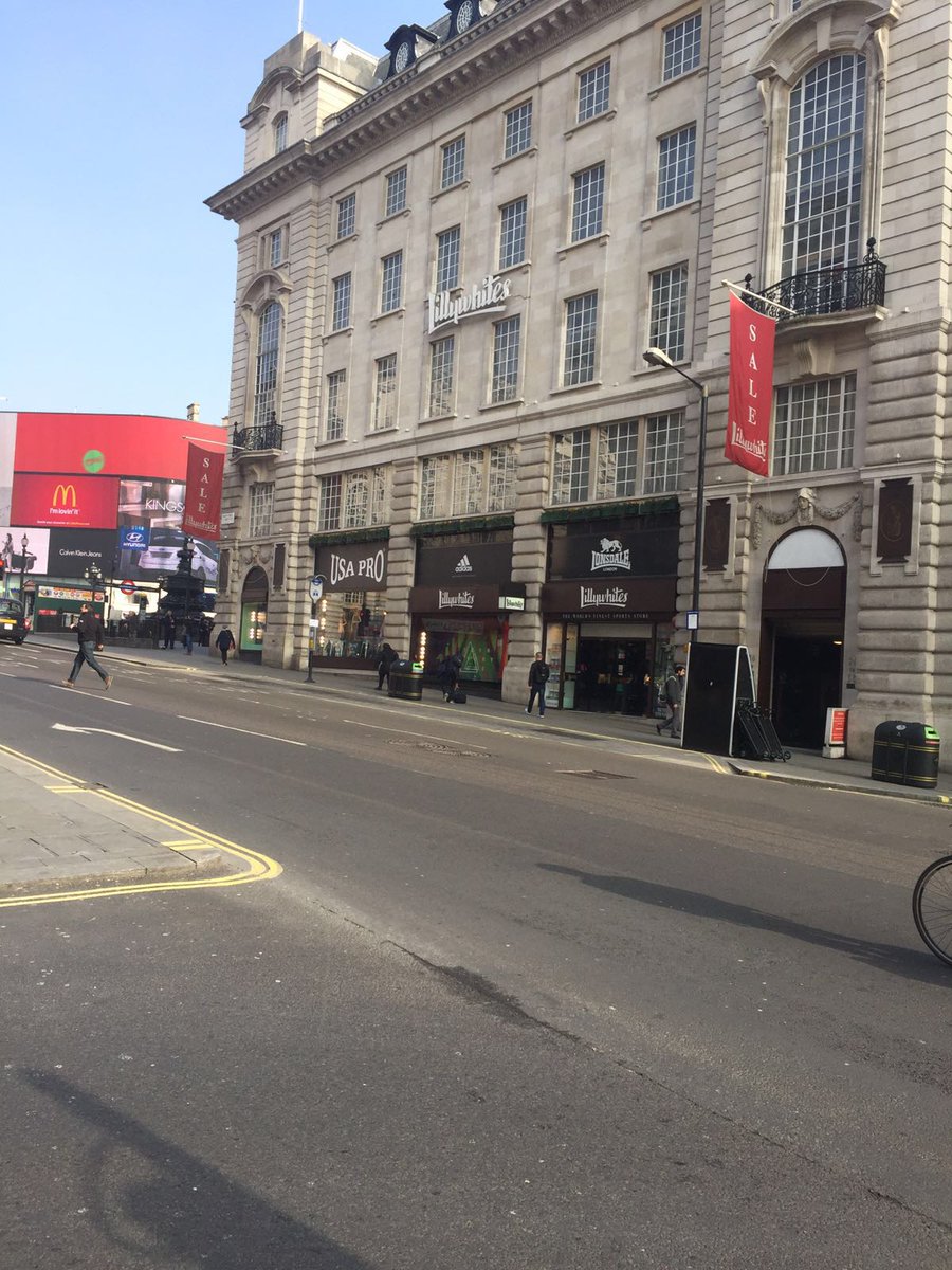 hmginvestments's tweet photo. HMG Properties proudly announce the official opening of its new office in the heart of Piccadilly Street London, #UK https://t.co/7sQCCfS3nw