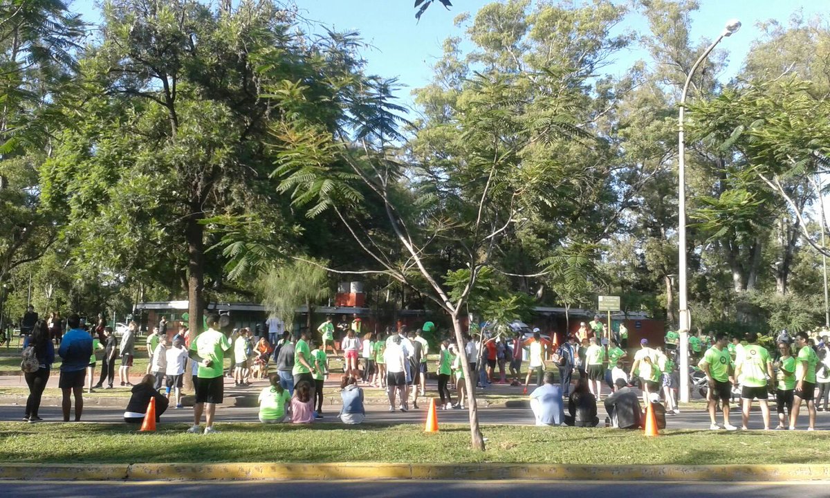 CATalleresdecba's tweet photo. Ya se corre por la ciudad de Córdoba la Maratón Solidaria #RotaractCorre. https://t.co/wgNNJMEpHc