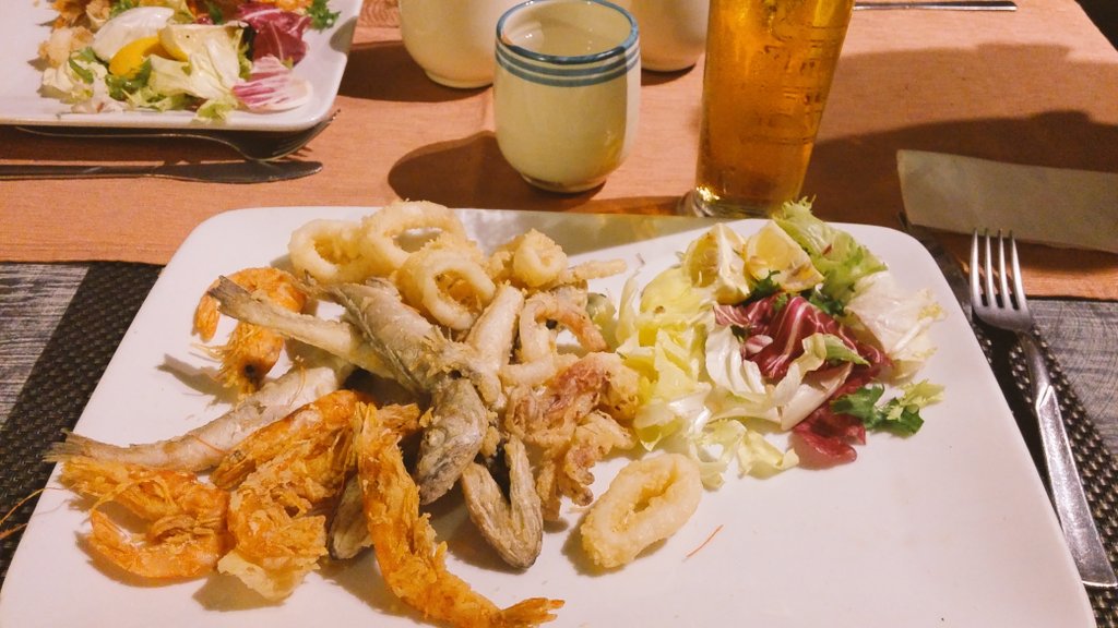 Fains93's tweet photo. Restore after the race #deejayten #WhyJustRun #scendiabaripermangiare #frittomisto @osteriaborgoantico @radiodeejay https://t.co/Qbdc3xelHq