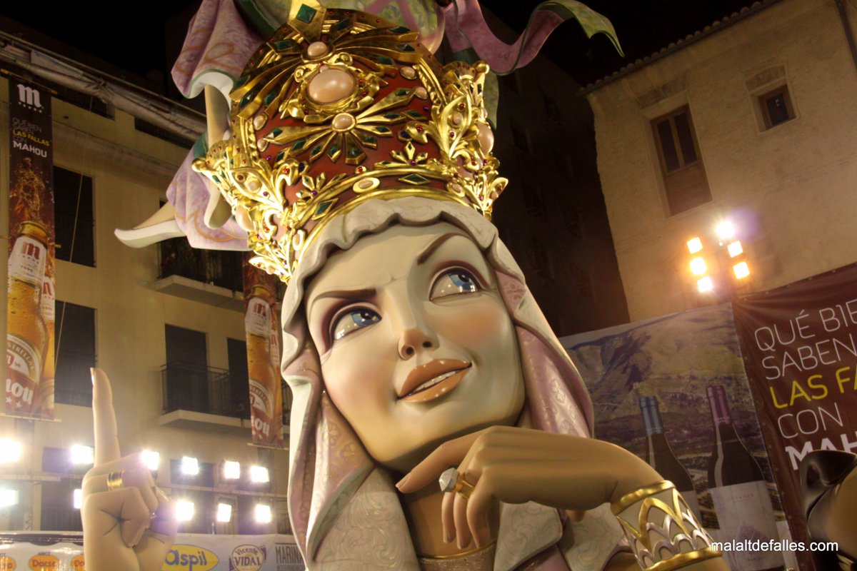 La #Plantà16 a 12 de Març en imatges. València agafa color! bit.ly/Plantà12m16 #falles #falles2016 #fallas
